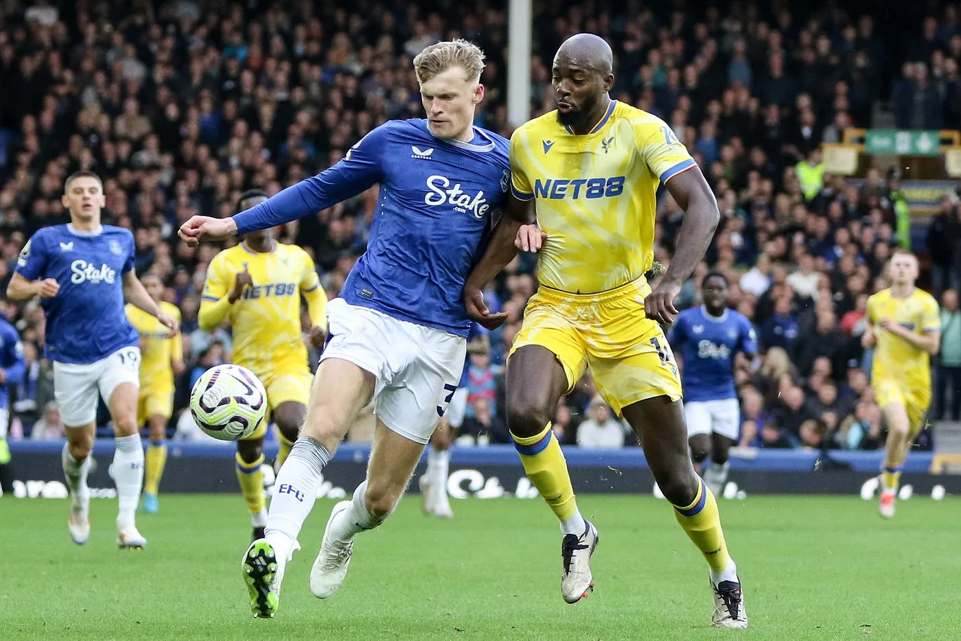 开云体育英超联赛精彩比赛现场实拍